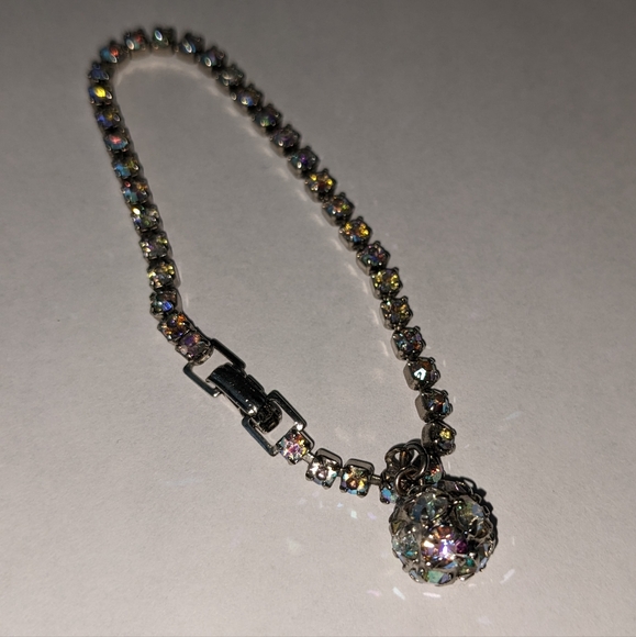 EVC 4 PRONGED AB CRYSTALS CHARM BRACELET UNSIGNED WEISS - Picture 3 of 11